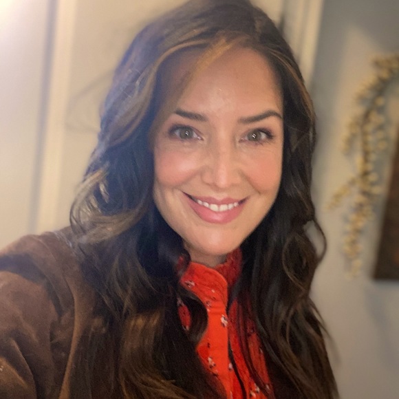 Meet your Posher, Leigh - Picture 1 of 1